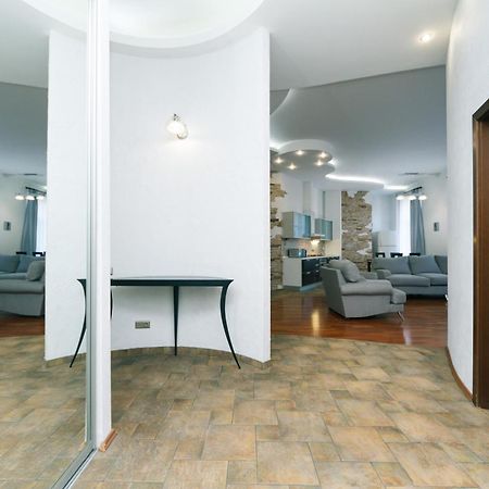 דירות קייב Lux Near Maidan, Khreschutyk 3Br מראה חיצוני תמונה