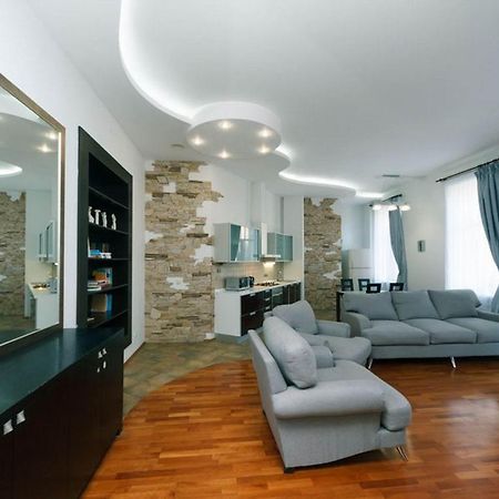 דירות קייב Lux Near Maidan, Khreschutyk 3Br מראה חיצוני תמונה