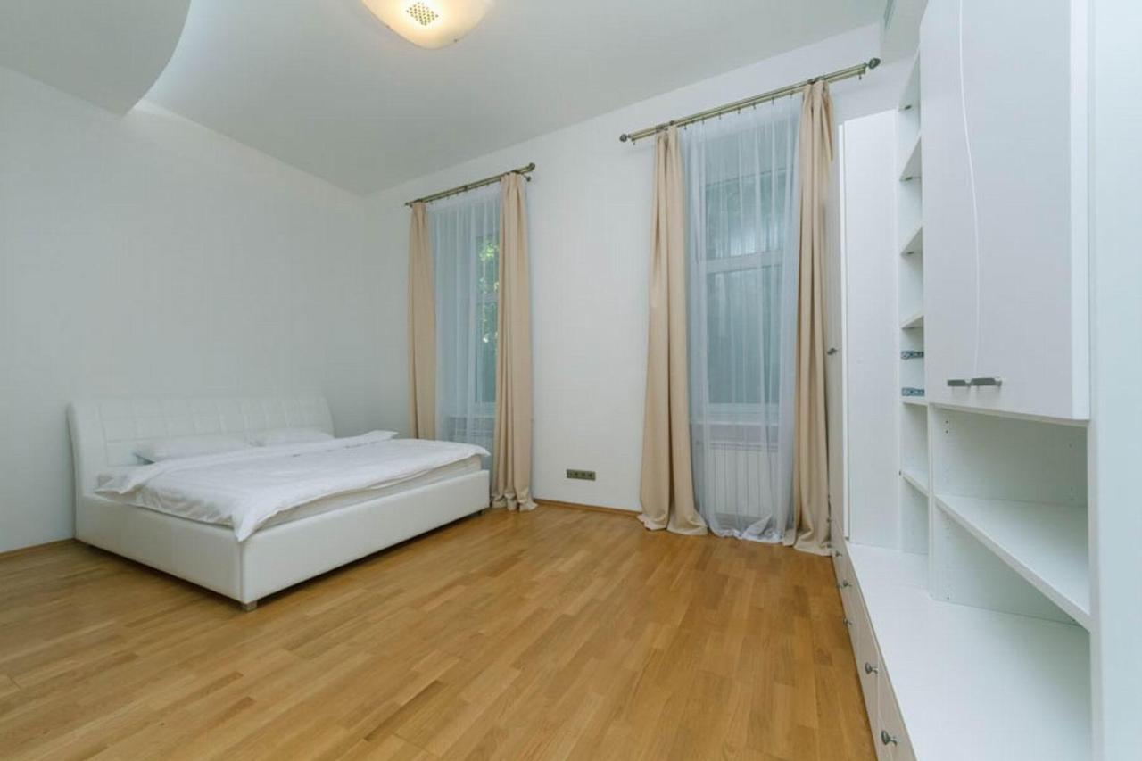 דירות קייב Lux Near Maidan, Khreschutyk 3Br מראה חיצוני תמונה