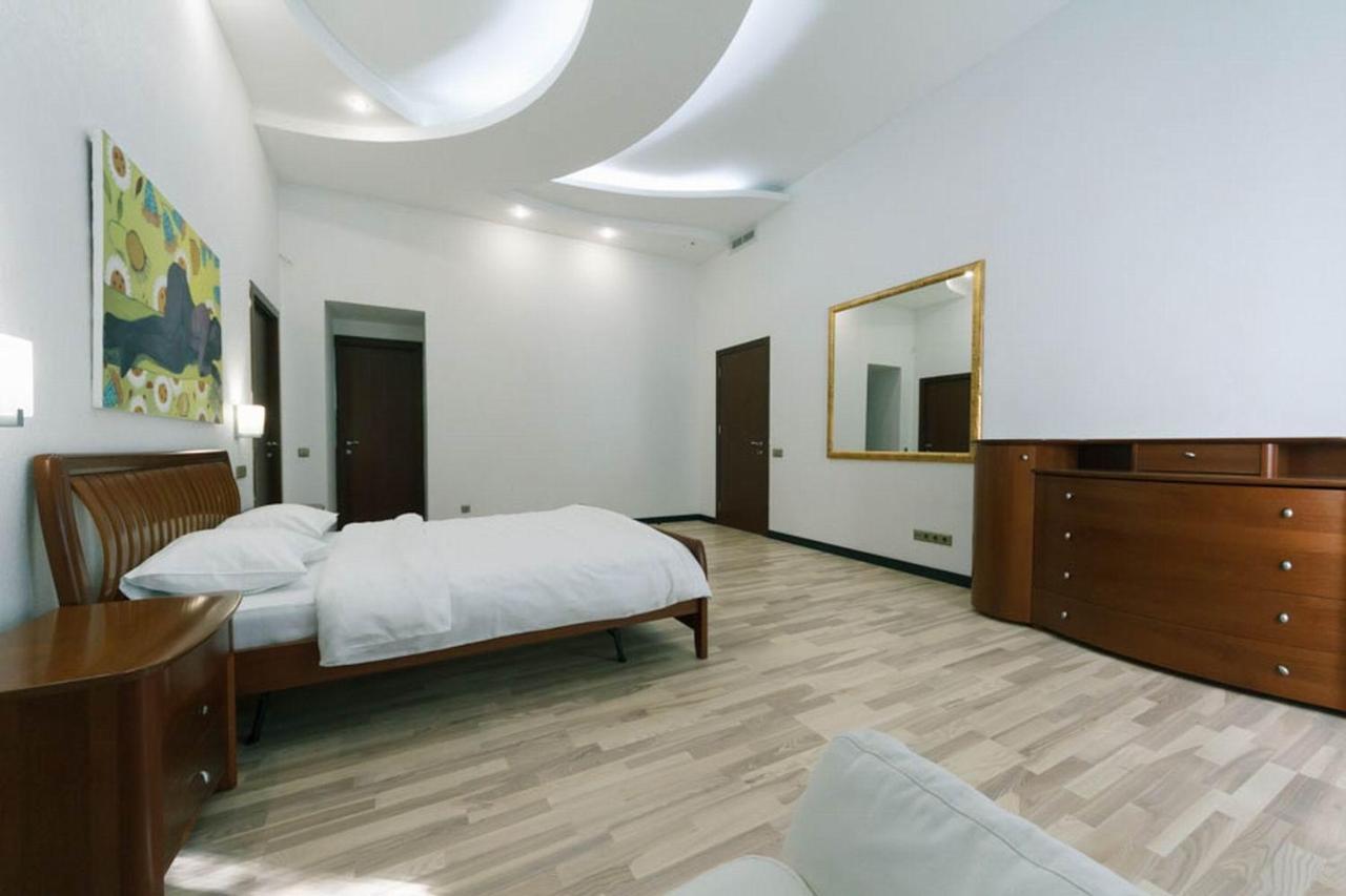 דירות קייב Lux Near Maidan, Khreschutyk 3Br מראה חיצוני תמונה