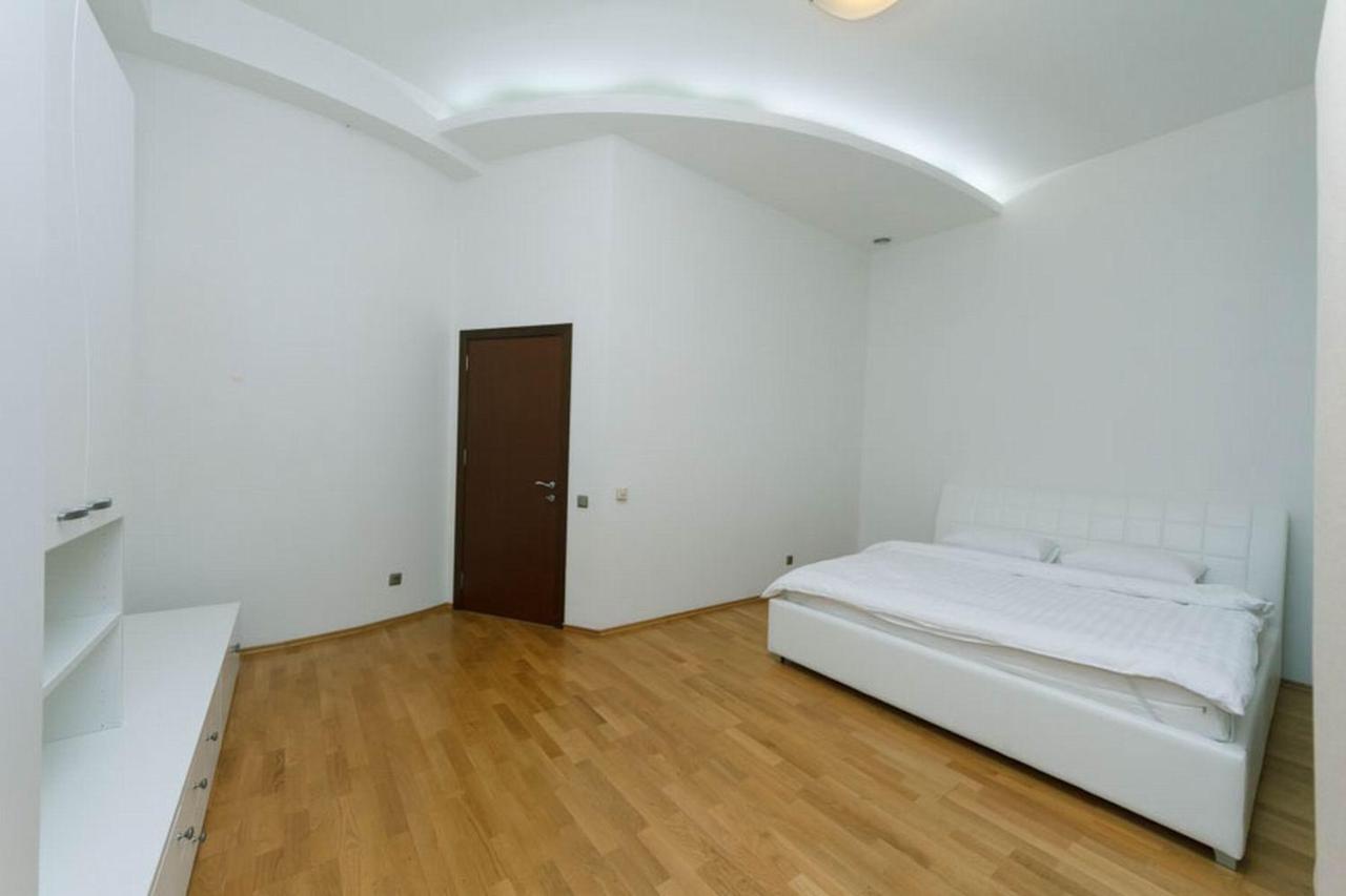דירות קייב Lux Near Maidan, Khreschutyk 3Br מראה חיצוני תמונה