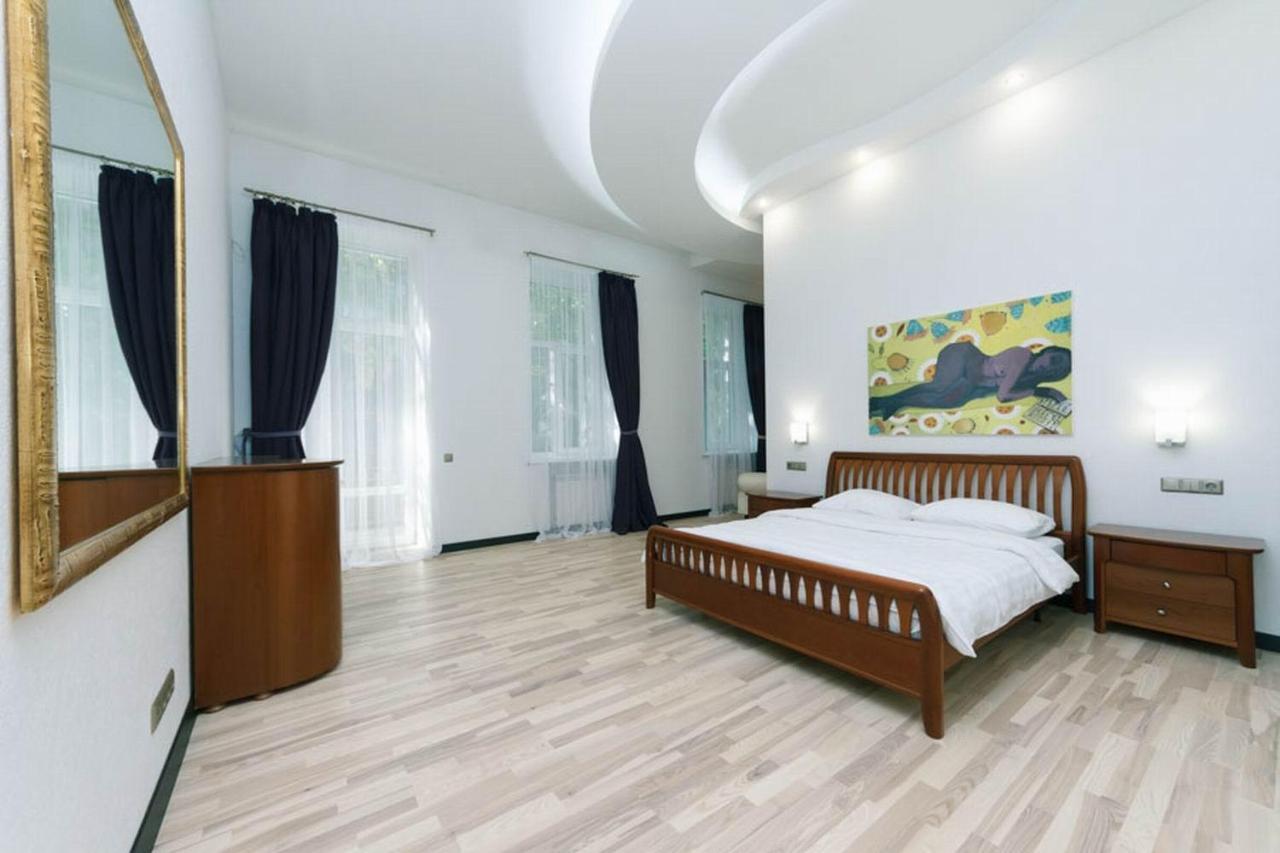 דירות קייב Lux Near Maidan, Khreschutyk 3Br מראה חיצוני תמונה