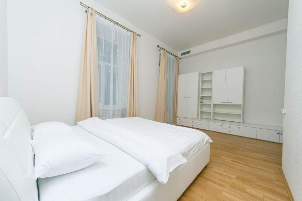 דירות קייב Lux Near Maidan, Khreschutyk 3Br מראה חיצוני תמונה